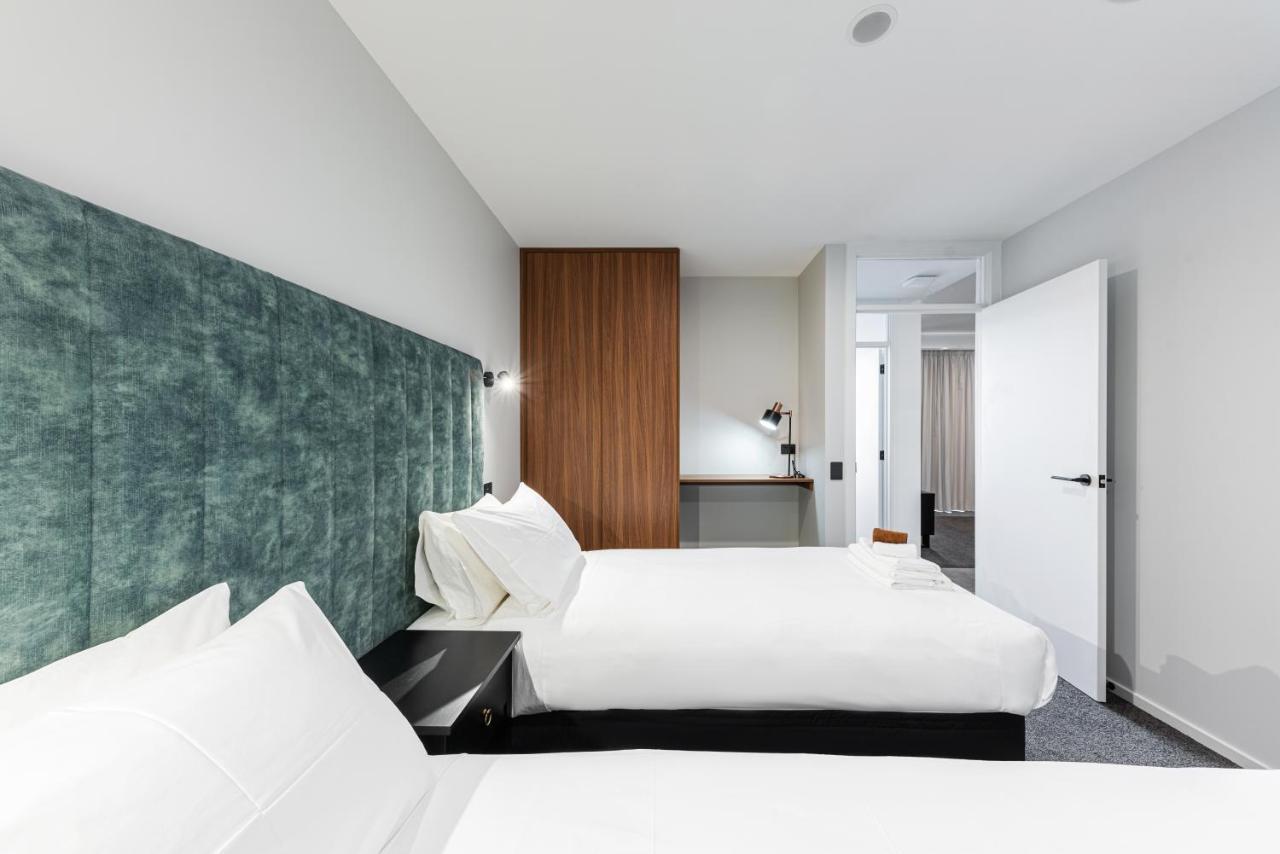 Galaxy Boutique Hotel Lake Tekapo Bagian luar foto A room at the hotel