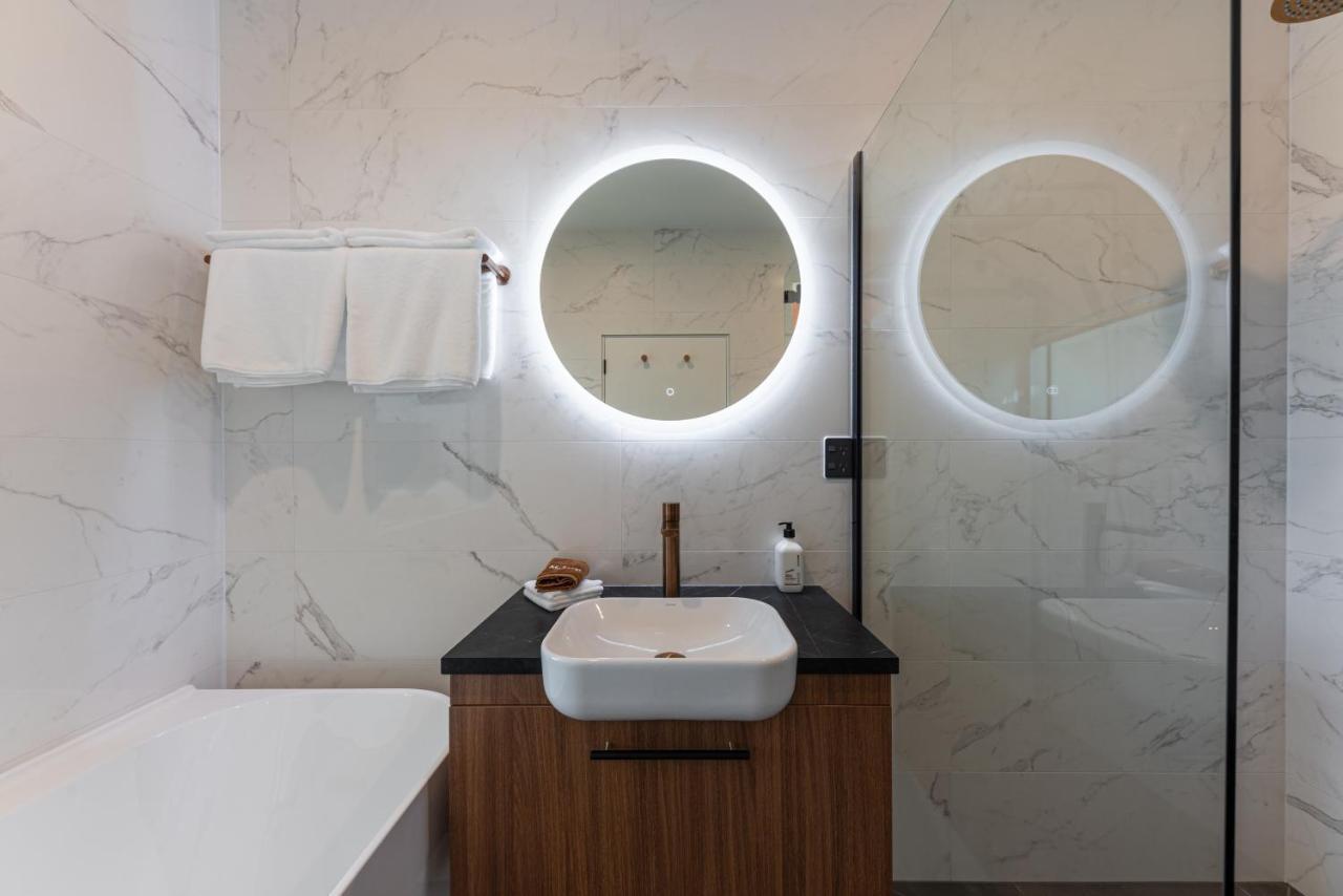 Galaxy Boutique Hotel Lake Tekapo Bagian luar foto Bathroom